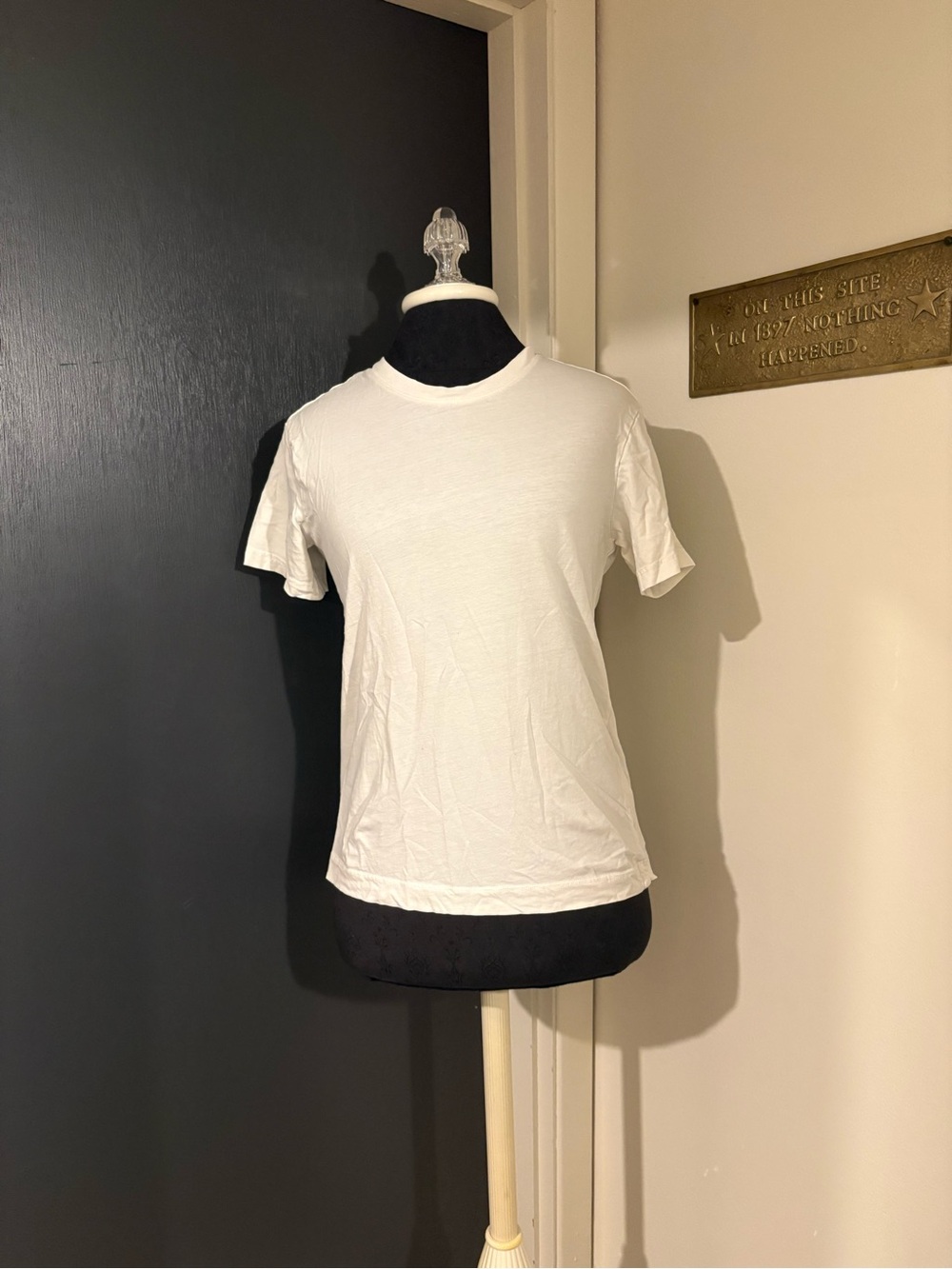 H&M White Short Sleeve 100% Cotton Crewneck Tee 💜
